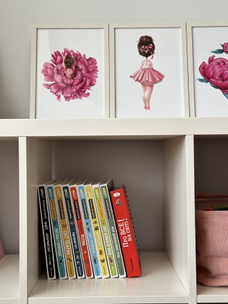 Дитяча книжкова полиця Єсенії