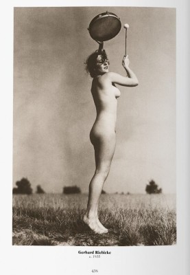 1000 Nudes. A History of Erotic Photography from 1839-1939