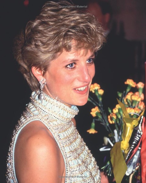 Фото Diana: A Life in Dresses. From Debutante to Style Icon