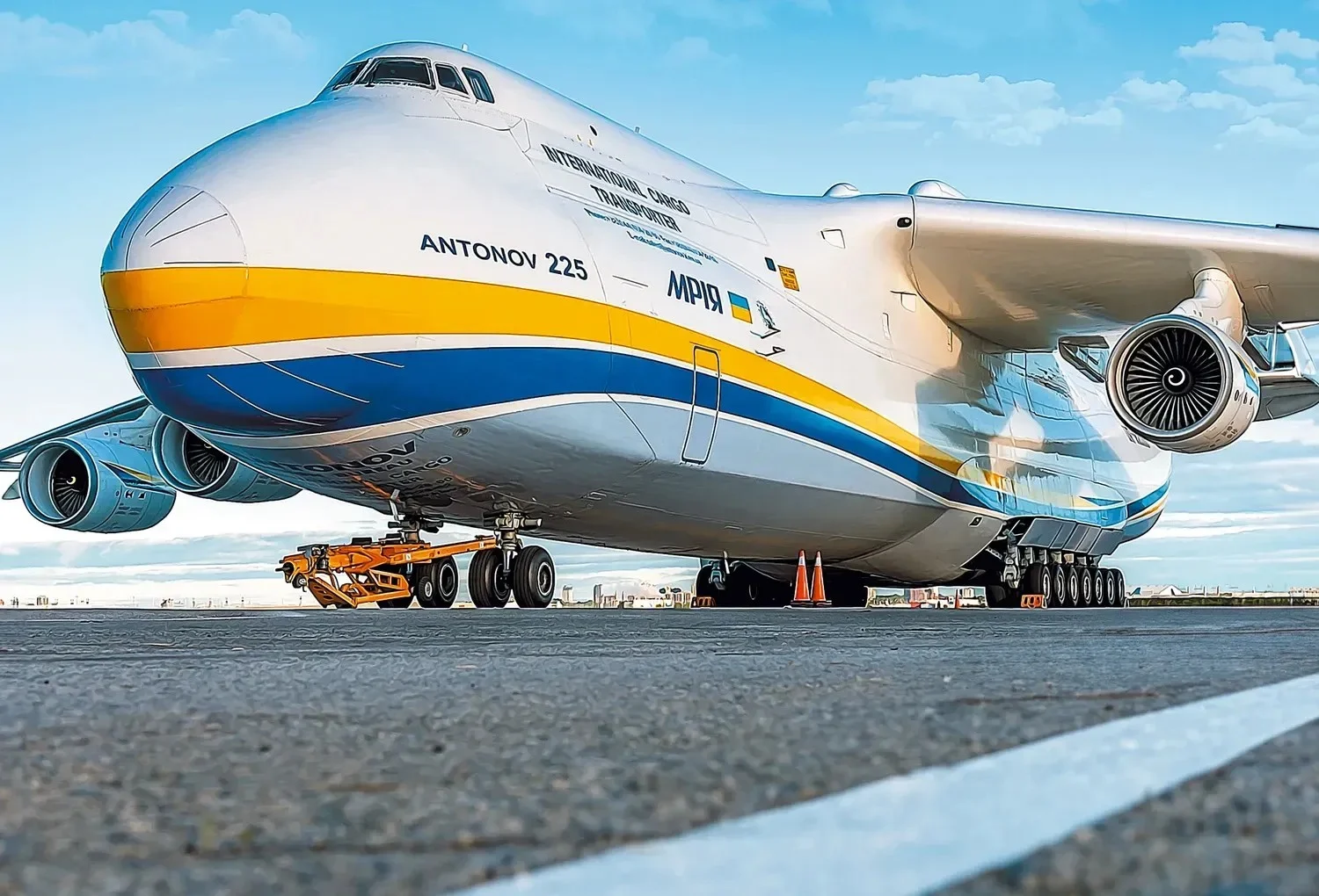Пазли "Ан-225 Мрія — найбільший у світі літак"